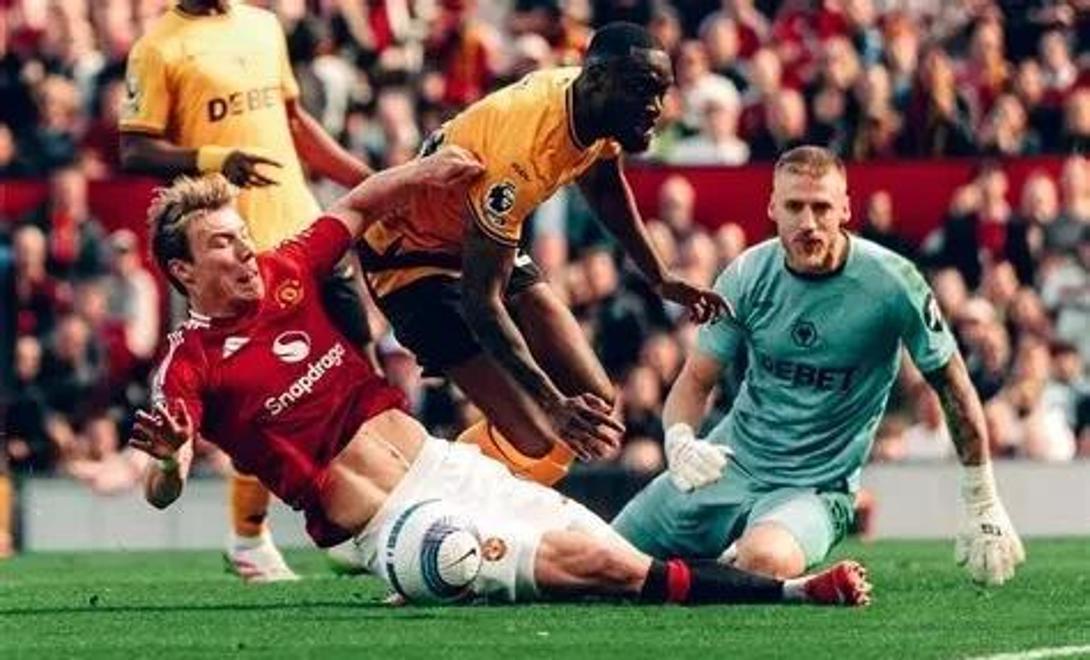  曼联后卫神勇救险，助球队成功保级，到了今天学习法律.