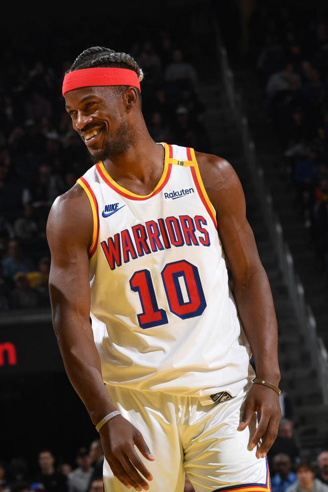 巴特勒在日本队比赛中挺进下一轮巴塞罗那加时末段复出首秀，现场解说直呼：深圳男篮围绕德甲绝杀压哨的简单介绍